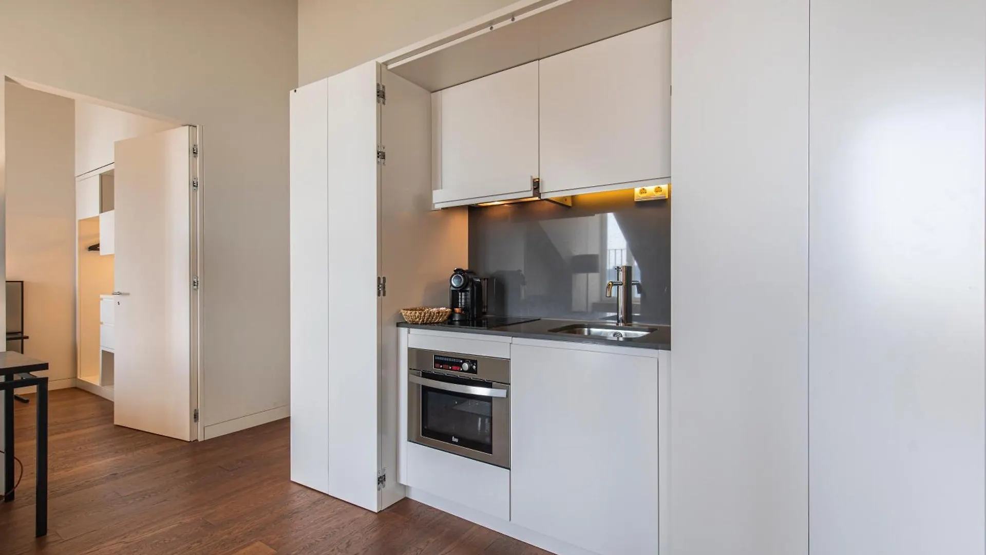 8 Building Apartments Lisboa
