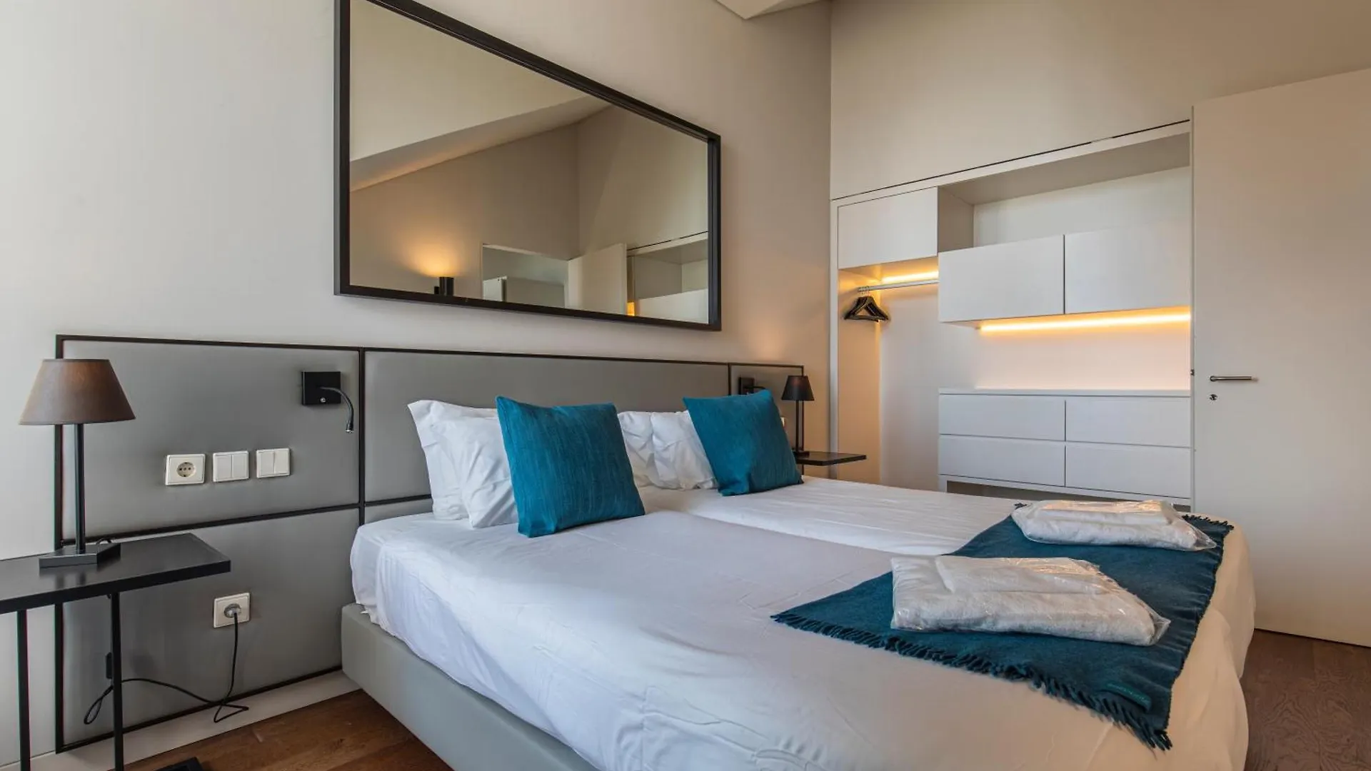 8 Building Apartments Lisboa